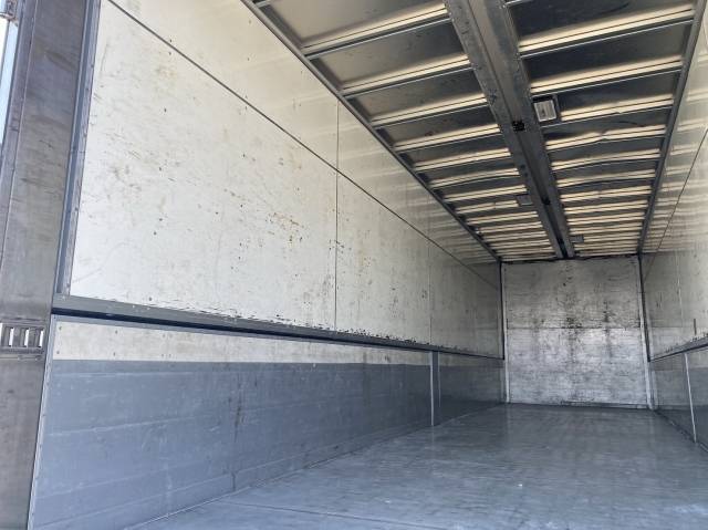 三菱ふそうスーパーグレートアルミウイング大型（10t）[写真10]