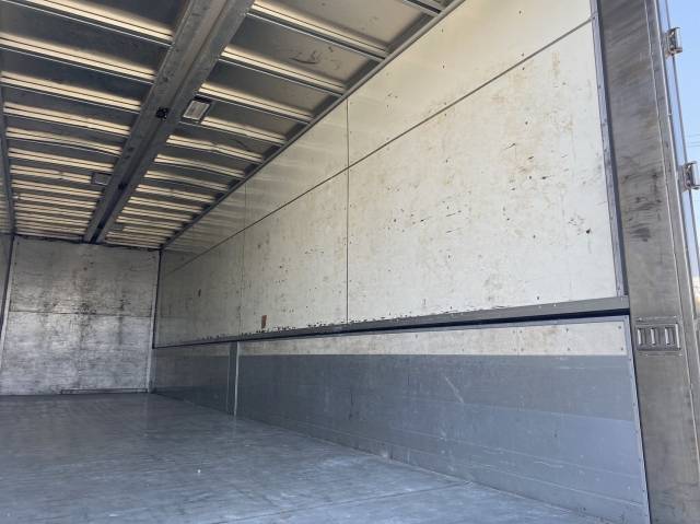 三菱ふそうスーパーグレートアルミウイング大型（10t）[写真11]