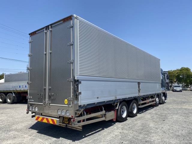 三菱ふそうスーパーグレートアルミウイング大型（10t）[写真02]