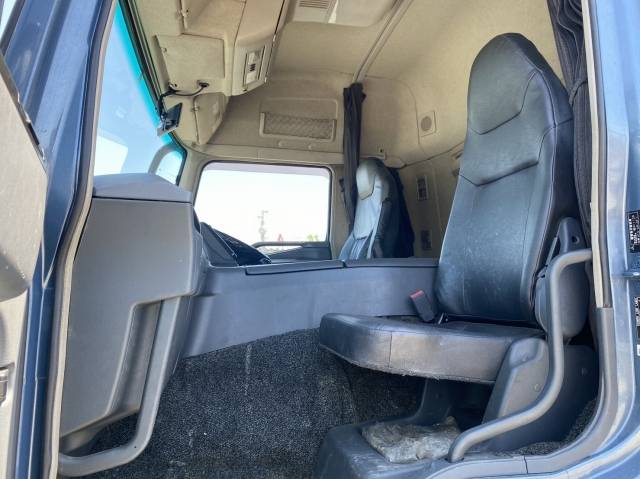 三菱ふそうスーパーグレートアルミウイング大型（10t）[写真29]