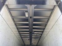 三菱ふそうスーパーグレートアルミウイング大型（10t）[写真09]