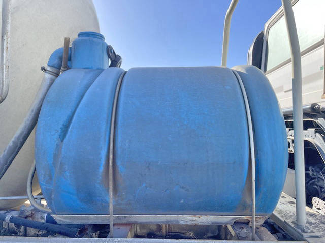 UDトラックスクオンミキサー車（コンクリートミキサー）大型（10t）[写真11]