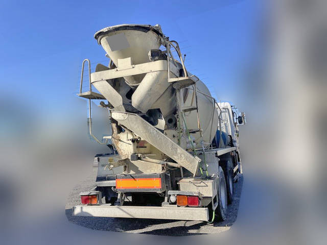 UDトラックスクオンミキサー車（コンクリートミキサー）大型（10t）[写真02]