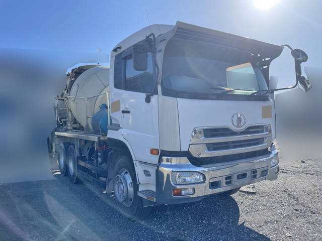 UDトラックスクオンミキサー車（コンクリートミキサー）大型（10t）[写真03]