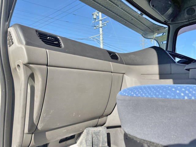 UDトラックスクオンミキサー車（コンクリートミキサー）大型（10t）[写真32]