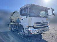 UDトラックスクオンミキサー車（コンクリートミキサー）大型（10t）[写真03]