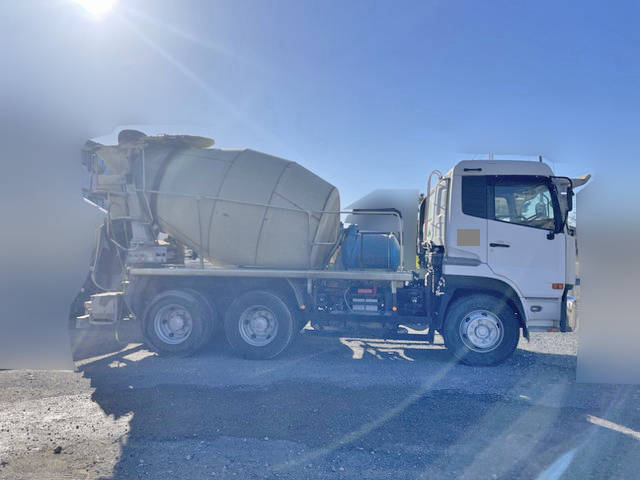 UDトラックスクオンミキサー車（コンクリートミキサー）大型（10t）[写真06]