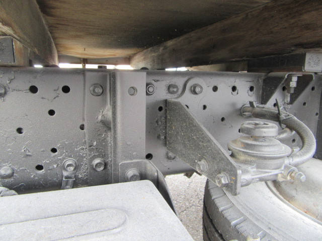 いすゞエルフ平ボディ小型（2t・3t）[写真18]