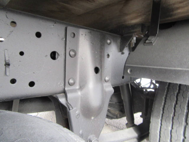 いすゞエルフ平ボディ小型（2t・3t）[写真19]