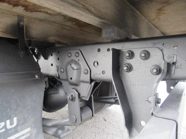 いすゞエルフ平ボディ小型（2t・3t）[写真20]