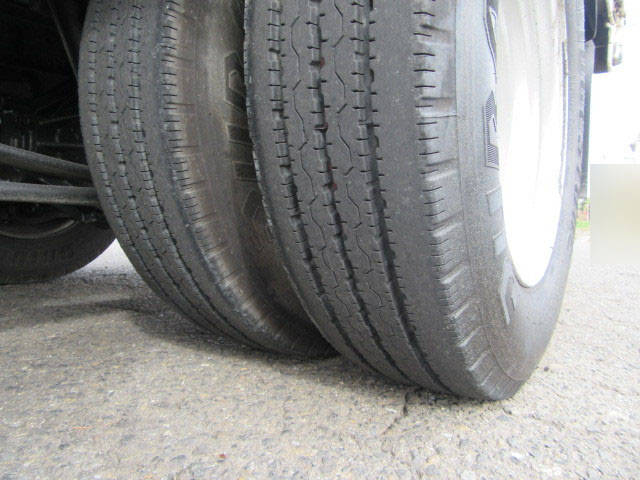 いすゞエルフ平ボディ小型（2t・3t）[写真22]