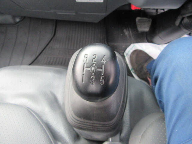 いすゞエルフ平ボディ小型（2t・3t）[写真26]