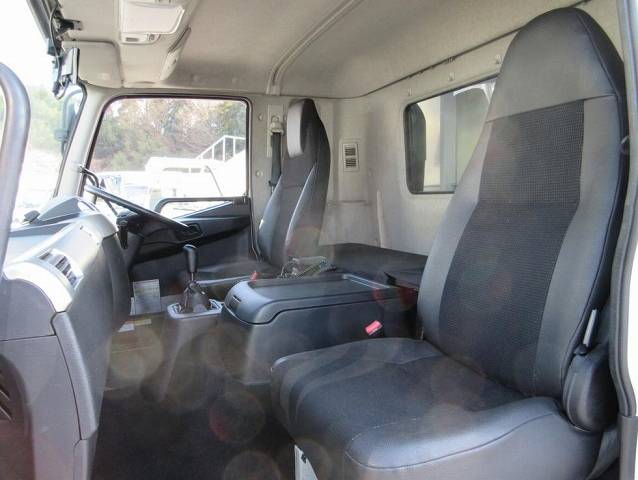 三菱ふそうファイターアルミウイング中型（4t）[写真13]