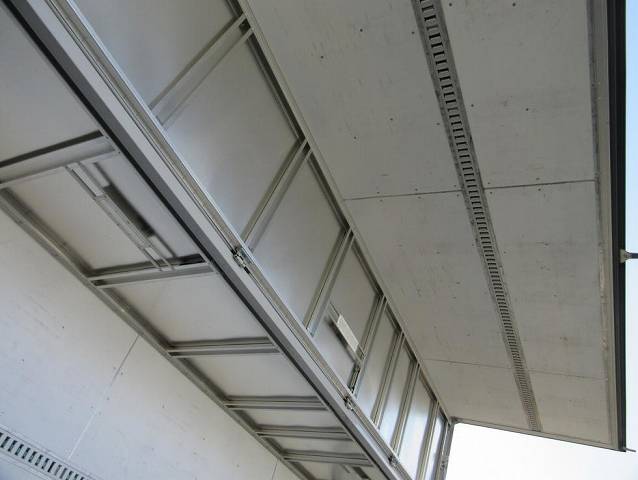 三菱ふそうファイターアルミウイング中型（4t）[写真26]