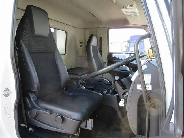 三菱ふそうファイターアルミウイング中型（4t）[写真06]