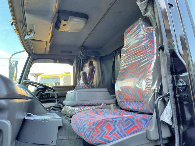 いすゞギガセルフローダー大型（10t）[写真29]