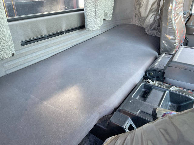 いすゞギガセルフローダー大型（10t）[写真33]