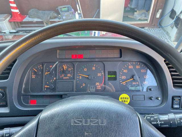 いすゞギガセルフローダー大型（10t）[写真36]