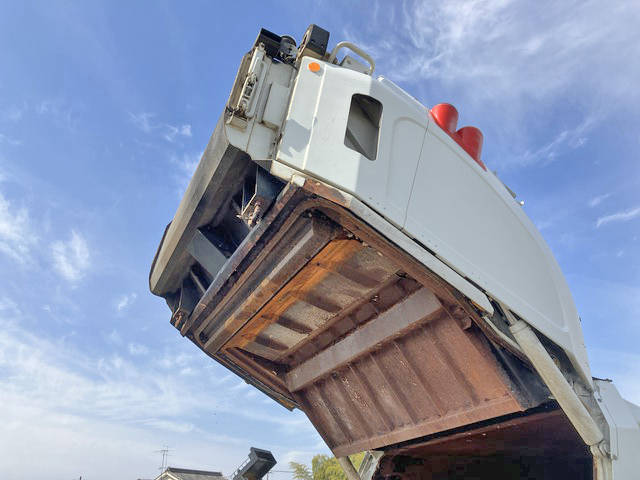 三菱ふそうキャンターパッカー車（塵芥車）小型（2t・3t）[写真16]