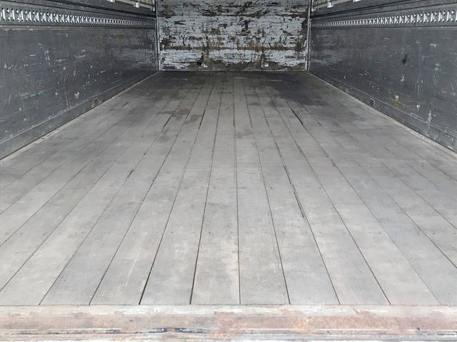 三菱ふそうファイター幌ウイング中型（4t）[写真13]