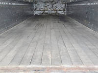 三菱ふそうファイター幌ウイング中型（4t）[写真13]