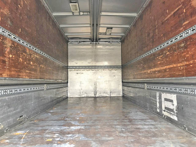 三菱ふそうファイターアルミウイング中型（4t）[写真12]