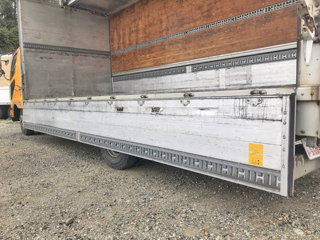 三菱ふそうファイターアルミウイング中型（4t）[写真16]