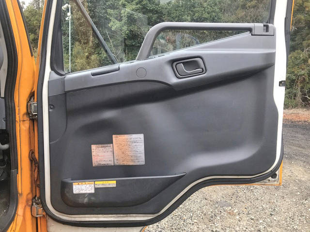 三菱ふそうファイターアルミウイング中型（4t）[写真29]