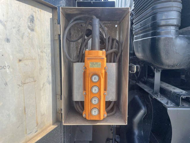 いすゞギガセルフローダー大型（10t）[写真18]