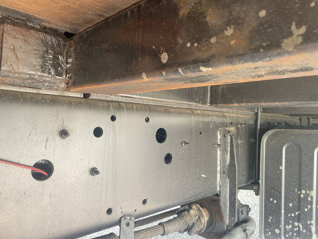 いすゞギガセルフローダー大型（10t）[写真22]