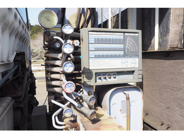 三菱ふそうファイタークレーン4段中型（4t）[写真18]