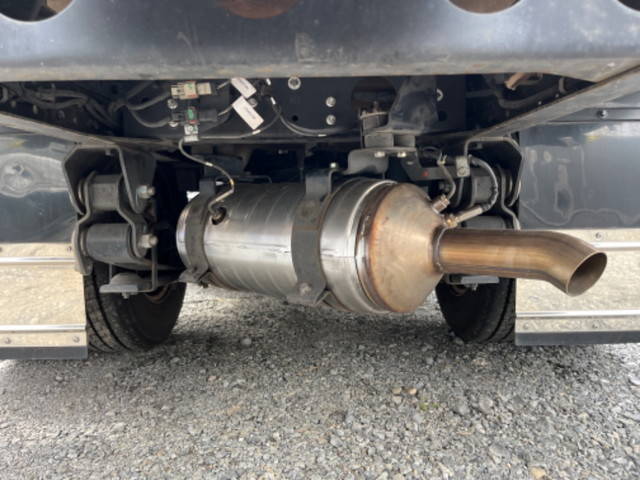 三菱ふそうキャンター平ボディ小型（2t・3t）[写真13]