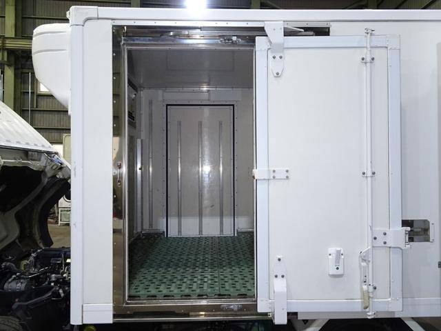 三菱ふそうキャンター冷凍車（冷蔵車）小型（2t・3t）[写真12]