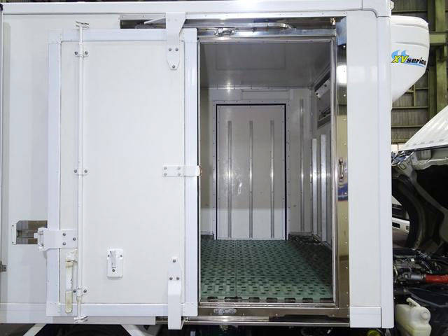 三菱ふそうキャンター冷凍車（冷蔵車）小型（2t・3t）[写真14]