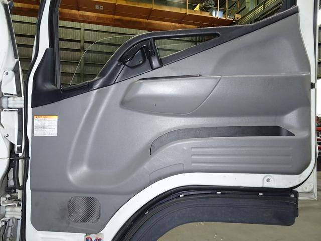 三菱ふそうキャンター冷凍車（冷蔵車）小型（2t・3t）[写真33]