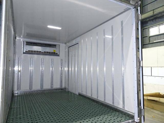 三菱ふそうキャンター冷凍車（冷蔵車）小型（2t・3t）[写真09]