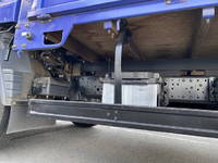 三菱ふそうキャンター平ボディ小型（2t・3t）[写真17]