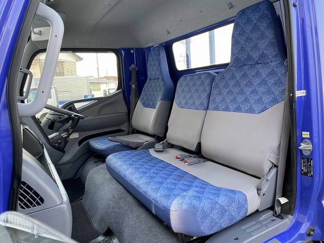 三菱ふそうキャンター平ボディ小型（2t・3t）[写真27]