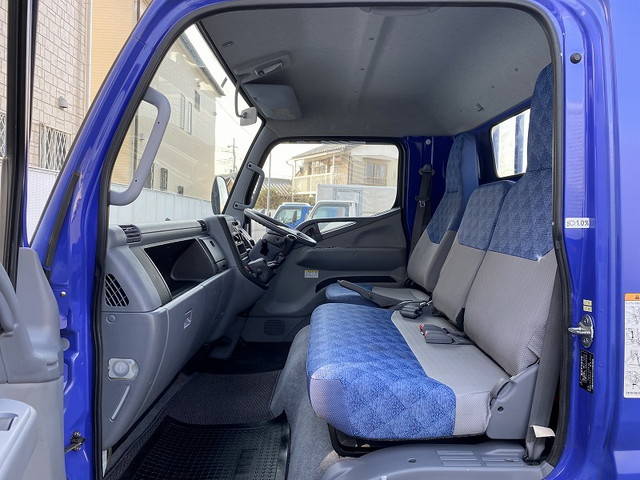 三菱ふそうキャンター平ボディ小型（2t・3t）[写真30]