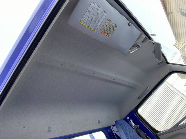 三菱ふそうキャンター平ボディ小型（2t・3t）[写真32]