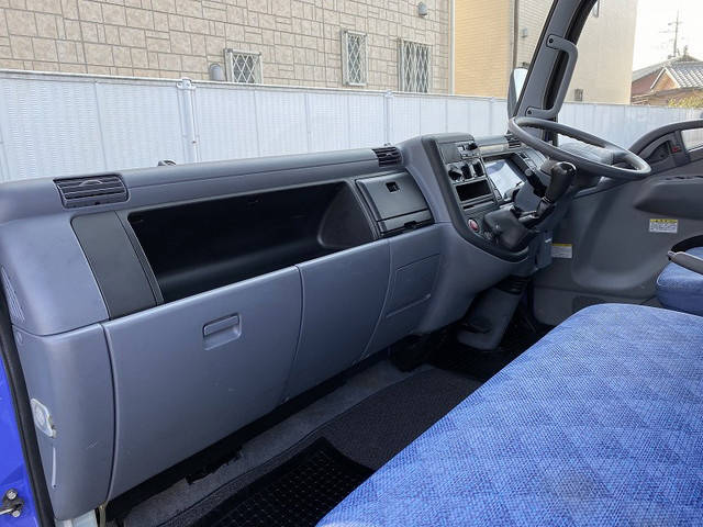 三菱ふそうキャンター平ボディ小型（2t・3t）[写真34]