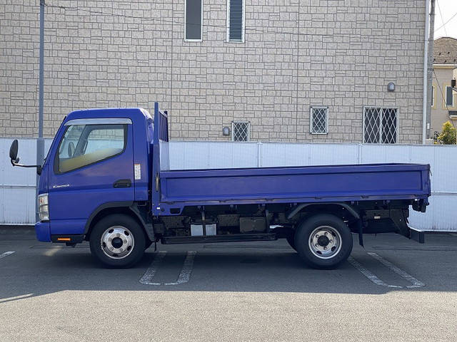 三菱ふそうキャンター平ボディ小型（2t・3t）[写真06]