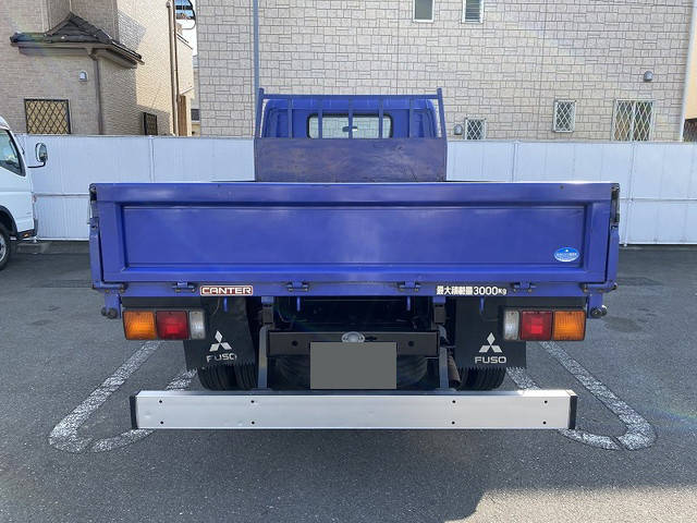 三菱ふそうキャンター平ボディ小型（2t・3t）[写真08]