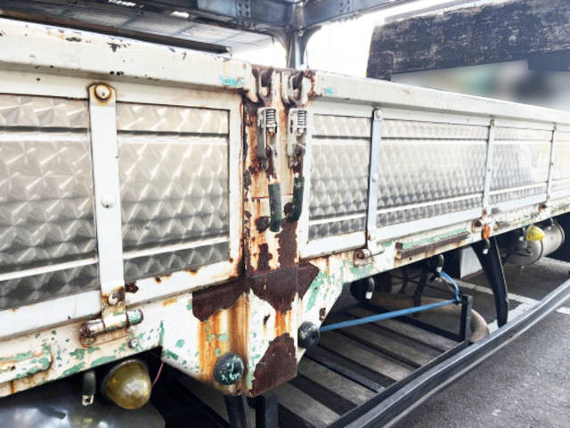 三菱ふそうファイター平ボディ中型（4t）[写真14]