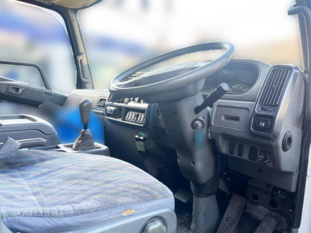 三菱ふそうファイター平ボディ中型（4t）[写真24]
