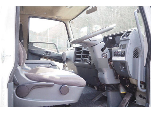 三菱ふそうファイタークレーン4段中型（4t）[写真34]