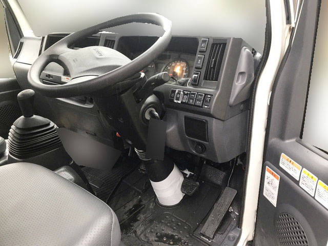 いすゞエルフコンテナ専用車小型（2t・3t）[写真24]