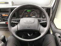 いすゞエルフコンテナ専用車小型（2t・3t）[写真26]