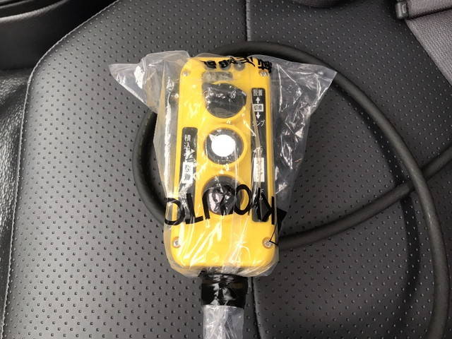 いすゞエルフコンテナ専用車小型（2t・3t）[写真32]