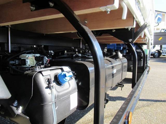 三菱ふそうキャンタークレーン5段小型（2t・3t）[写真07]